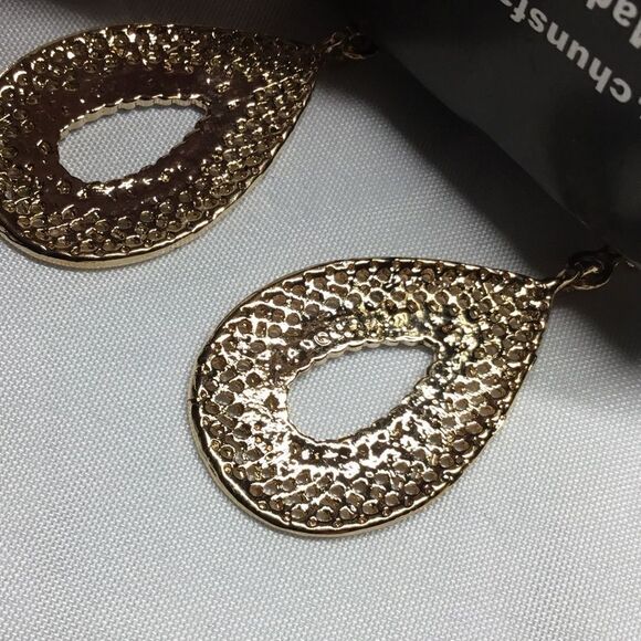 Textured Teardrop Cutout Dangle Earrings (H15) - Picture 6 of 6